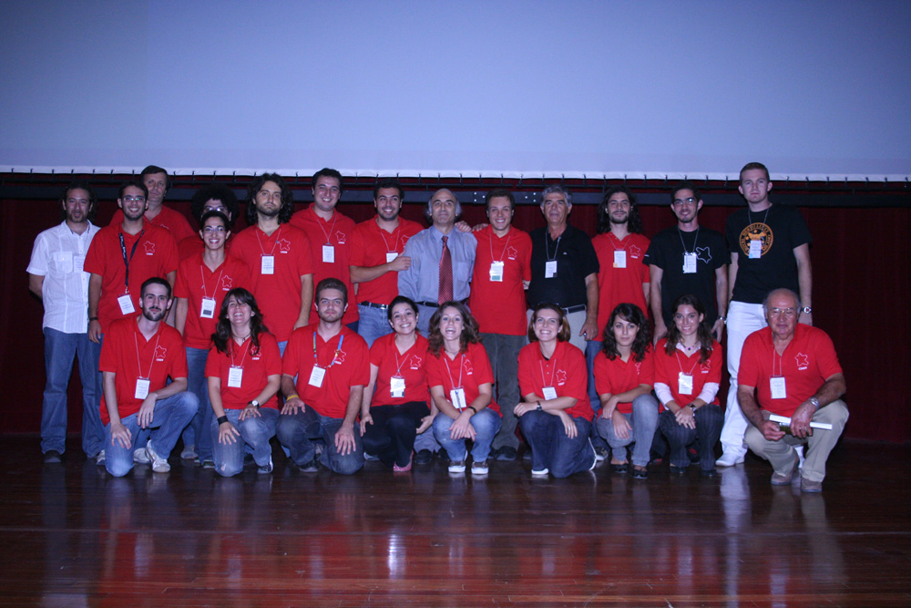 Η οργανωτική και οι εθελοντές στη λήξη του συνεδρίου